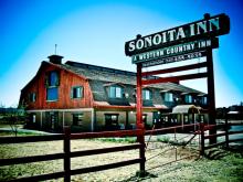 Boutique Hotel Amongst Wine Country & Famous Steak House |  Arizona